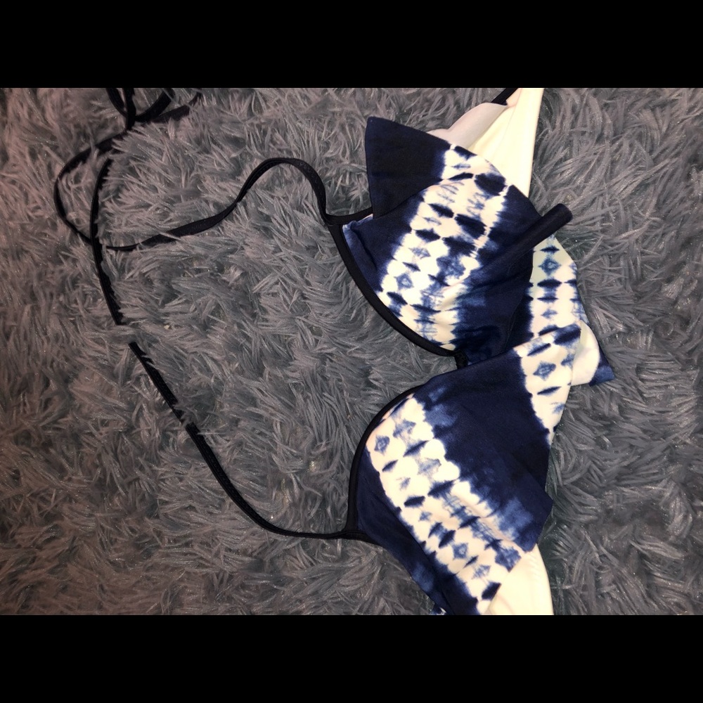 Navy push-up bikini top